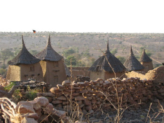 04 Le Village Et La Plaine